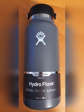 NWT Gray Hydro Flask 32 oz Wide mouth